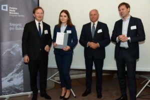 Należymy do grupy kilkudziesięciu dużych firm, które uczestniczą w Programie Kariera – prestiżowym programie studenckich praktyk. Organizowany przez Polską Radę Biznesu projekt skierowany jest do studentów oraz absolwentów w wieku poniżej 30 lat.